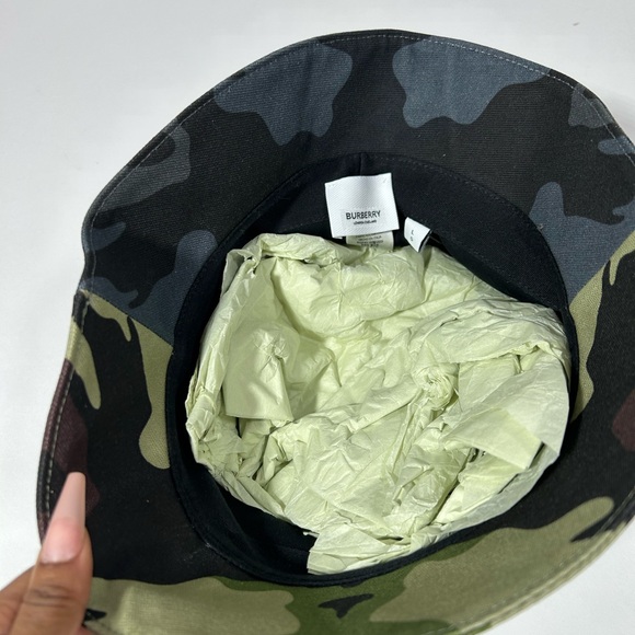 Burberry Camo bucket hat - Picture 4 of 10